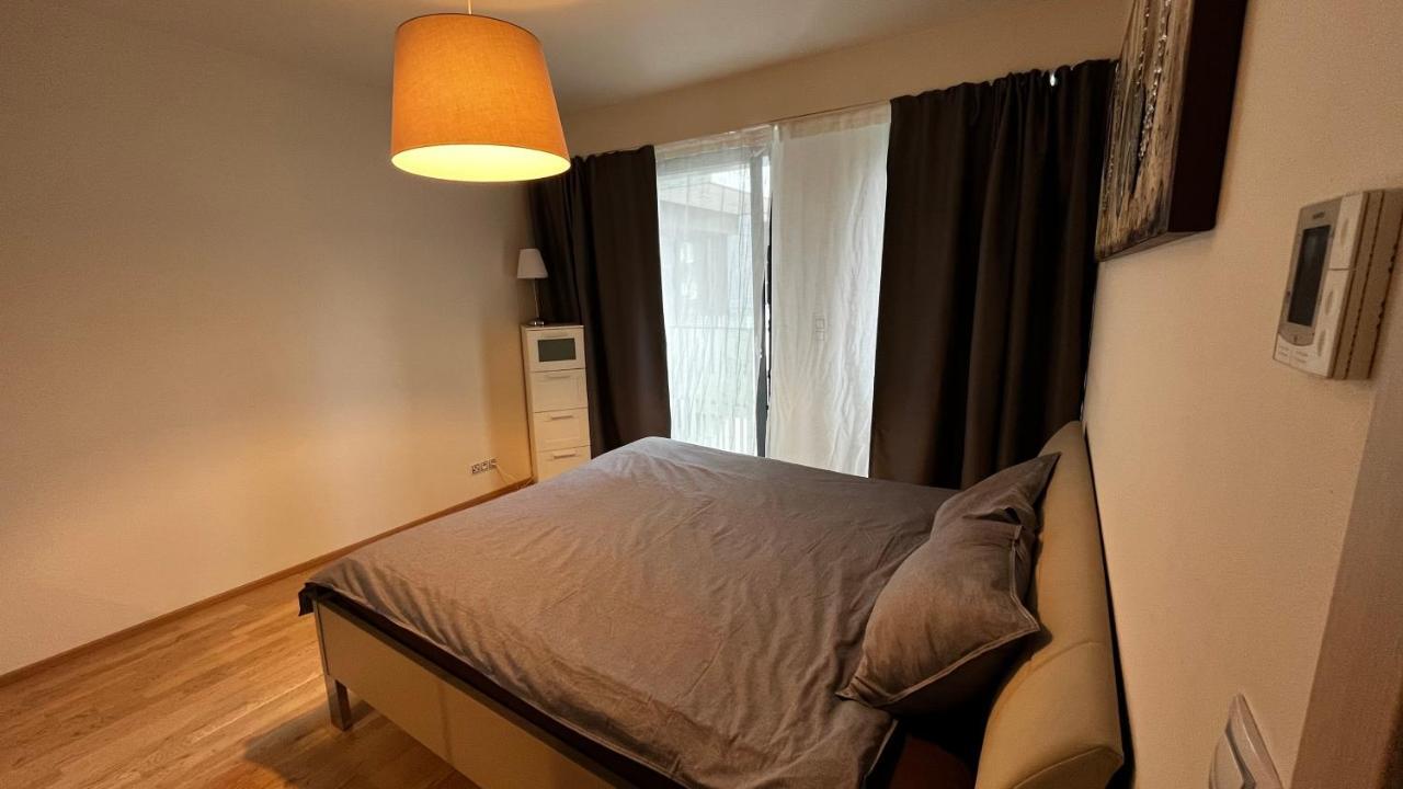Apartment Garden Tower - 8 Min Do Centra, Garaz